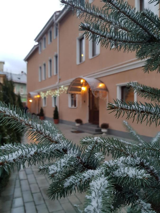 French Boutique Hotel Braşov Buitenkant foto
