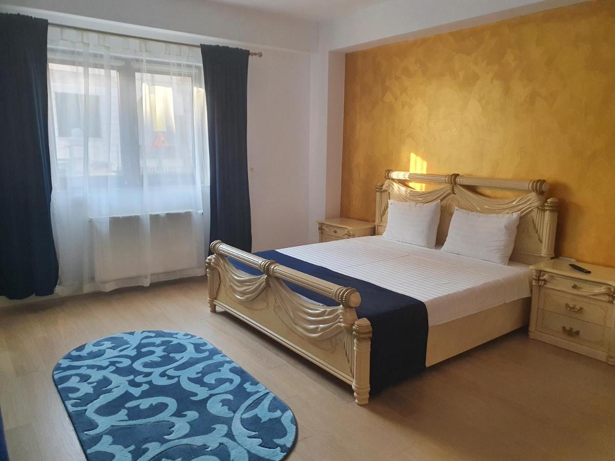 French Boutique Hotel Braşov Buitenkant foto