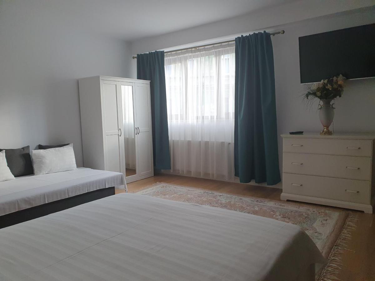 French Boutique Hotel Braşov Buitenkant foto